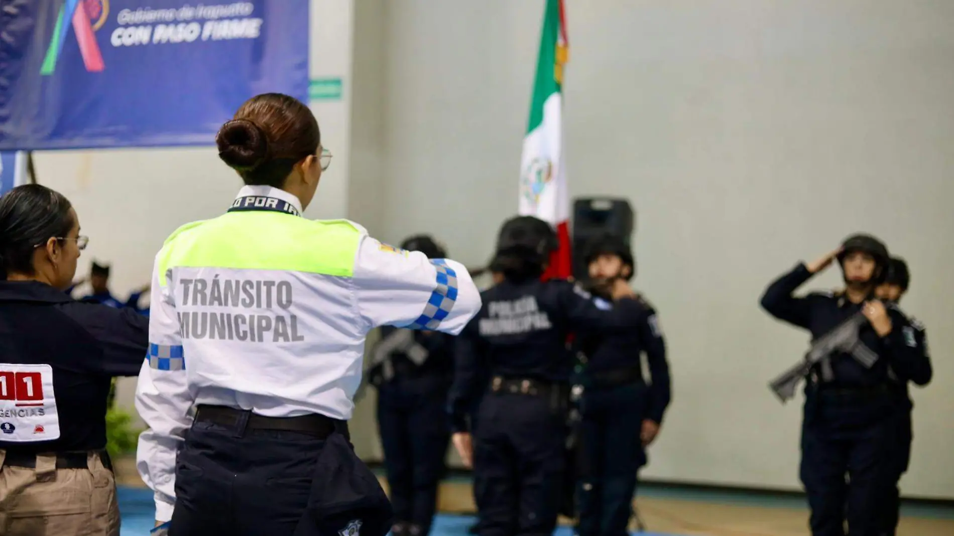 Reconocen a policías destacados de Irapuato (2)